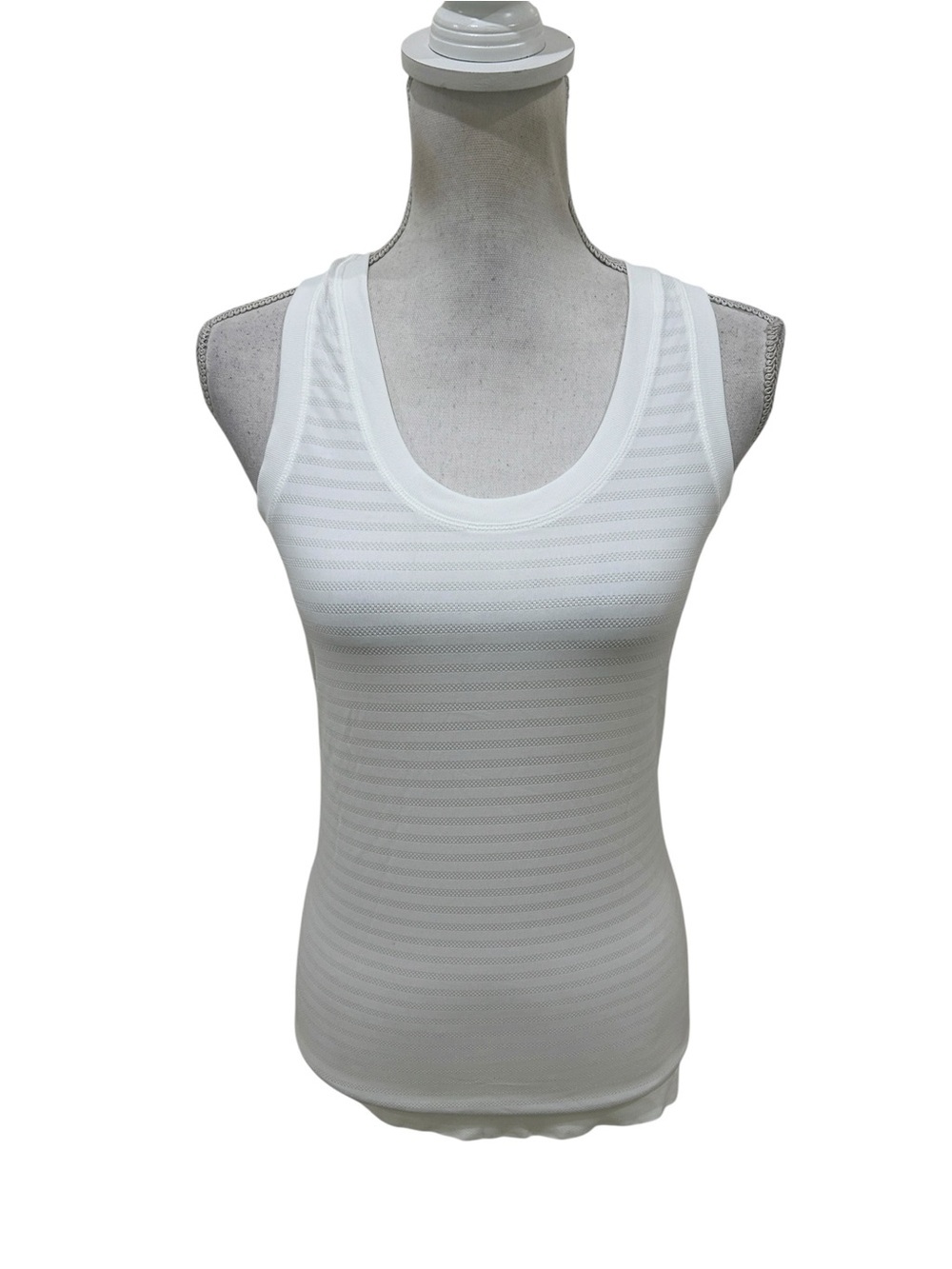 NWT Athleta Momentum seamless White Ribbed Scoop Tank breathable 40+ upf small